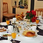 La Maison Du Baloir Oda ve Kahvaltı 3*